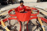 a_homemade_flying_machine_made_by_a_chinese_farmer_640_01.jpg