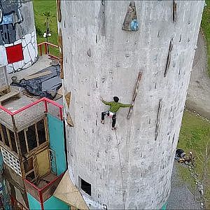 Los Silos (Rock Climbing) at Parque Los Reyes in Santiago, Chile (Drone footage)